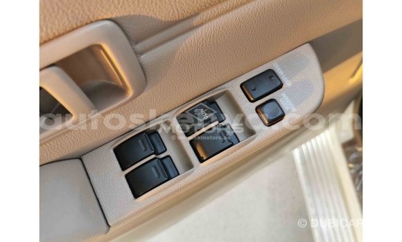 Nunua Imported Toyota Land Cruiser Nyeupe Gari ndani ya Import - Dubai nchini Kati Kenya Nunua Imported Toyota Land Cruiser Nyeupe Gari ndani ya Import - Dubai nchini Kati Kenya