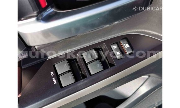 Nunua Imported Toyota Land Cruiser Nyeusi Gari ndani ya Import - Dubai nchini Kati Kenya Nunua Imported Toyota Land Cruiser Nyeusi Gari ndani ya Import - Dubai nchini Kati Kenya