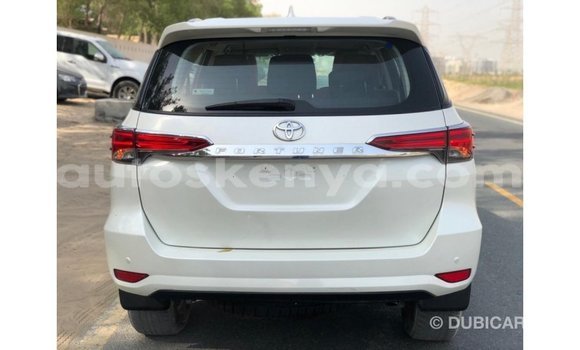 Imported Toyota Fortuner White Makiinaa iti Import - Dubai keessatti Central Kenya keessatti Imported Toyota Fortuner White Makiinaa iti Import - Dubai keessatti Central Kenya keessatti