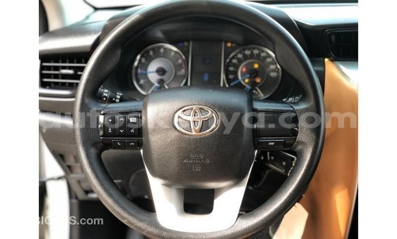 Imported Toyota Fortuner White Makiinaa iti Import - Dubai keessatti Central Kenya keessatti Imported Toyota Fortuner White Makiinaa iti Import - Dubai keessatti Central Kenya keessatti
