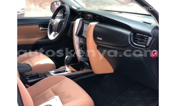 Imported Toyota Fortuner White Makiinaa iti Import - Dubai keessatti Central Kenya keessatti Imported Toyota Fortuner White Makiinaa iti Import - Dubai keessatti Central Kenya keessatti