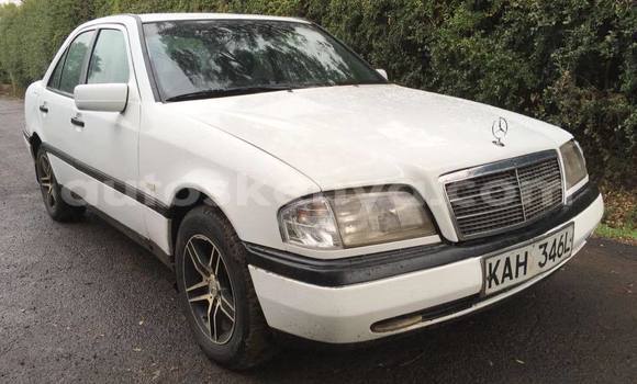 Buy Used Mercedes‒Benz C–Class White Car in Nairobi in Nairobi Buy Used Mercedes‒Benz C–Class White Car in Nairobi in Nairobi