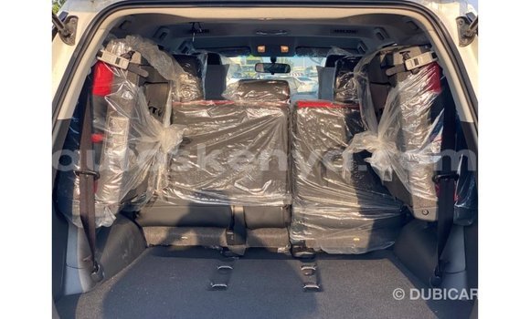 Imported Toyota Fortuner White Makiinaa iti Import - Dubai keessatti Central Kenya keessatti Imported Toyota Fortuner White Makiinaa iti Import - Dubai keessatti Central Kenya keessatti