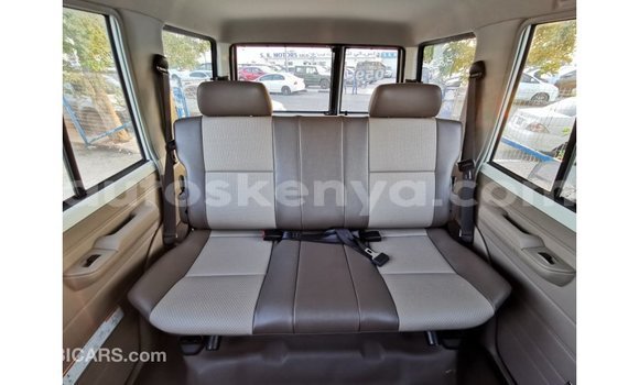 Buy Import Toyota Land Cruiser White Car in Import - Dubai in Central Kenya Buy Import Toyota Land Cruiser White Car in Import - Dubai in Central Kenya