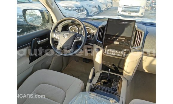Nunua Imported Toyota Land Cruiser Nyeusi Gari ndani ya Import - Dubai nchini Kati Kenya Nunua Imported Toyota Land Cruiser Nyeusi Gari ndani ya Import - Dubai nchini Kati Kenya