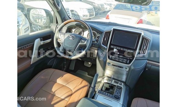 Imported Toyota Land Cruiser Black Makiinaa iti Import - Dubai keessatti Central Kenya keessatti Imported Toyota Land Cruiser Black Makiinaa iti Import - Dubai keessatti Central Kenya keessatti