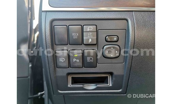 Imported Toyota Land Cruiser Black Makiinaa iti Import - Dubai keessatti Central Kenya keessatti Imported Toyota Land Cruiser Black Makiinaa iti Import - Dubai keessatti Central Kenya keessatti