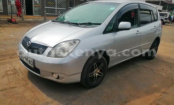 Nunua Ilio tumika Toyota Spacio Fedha Gari ndani ya Chuka nchini Mashariki ya Kenya