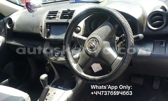 Nunua Ilio tumika Toyota RAV4 Bluu Gari ndani ya Nairobi nchini Nairobi Nunua Ilio tumika Toyota RAV4 Bluu Gari ndani ya Nairobi nchini Nairobi