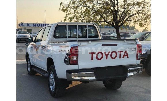 Nunua Imported Toyota Hilux Nyeupe Gari ndani ya Import - Dubai nchini Kati Kenya Nunua Imported Toyota Hilux Nyeupe Gari ndani ya Import - Dubai nchini Kati Kenya