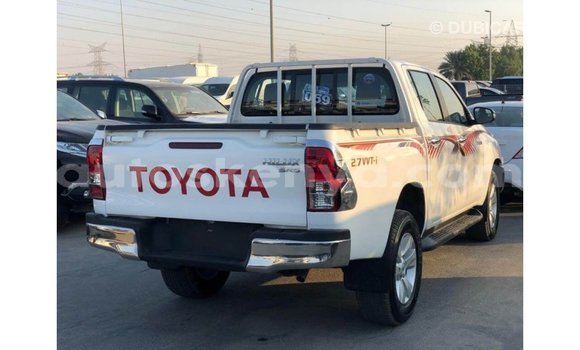 Nunua Imported Toyota Hilux Nyeupe Gari ndani ya Import - Dubai nchini Kati Kenya Nunua Imported Toyota Hilux Nyeupe Gari ndani ya Import - Dubai nchini Kati Kenya