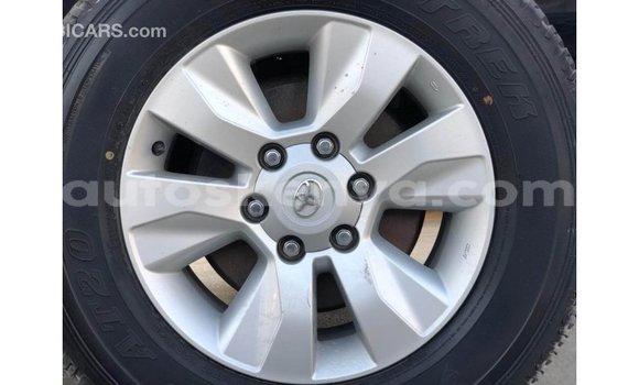 Nunua Imported Toyota Hilux Nyeupe Gari ndani ya Import - Dubai nchini Kati Kenya Nunua Imported Toyota Hilux Nyeupe Gari ndani ya Import - Dubai nchini Kati Kenya