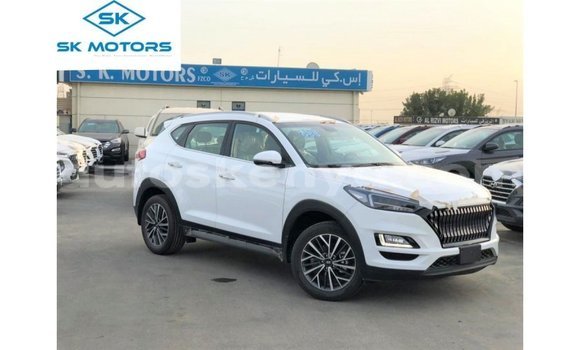 Imported Hyundai Tucson White Makiinaa iti Import - Dubai keessatti Central Kenya keessatti Imported Hyundai Tucson White Makiinaa iti Import - Dubai keessatti Central Kenya keessatti