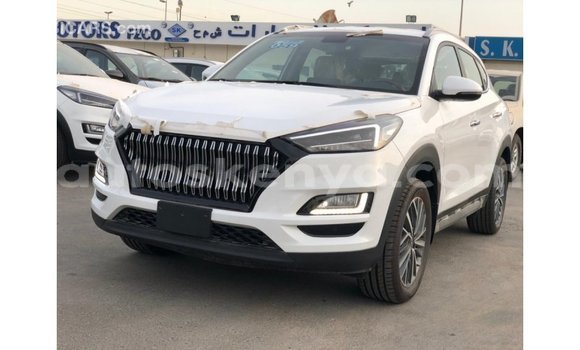 Imported Hyundai Tucson White Makiinaa iti Import - Dubai keessatti Central Kenya keessatti Imported Hyundai Tucson White Makiinaa iti Import - Dubai keessatti Central Kenya keessatti