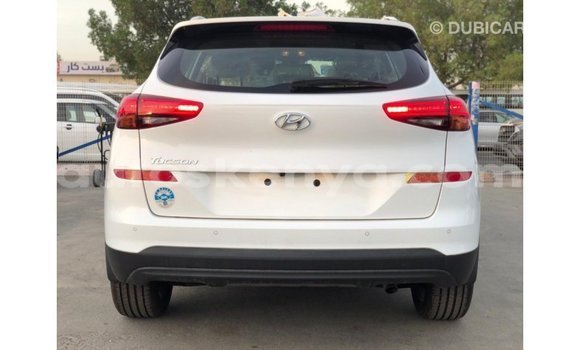 Imported Hyundai Tucson White Makiinaa iti Import - Dubai keessatti Central Kenya keessatti Imported Hyundai Tucson White Makiinaa iti Import - Dubai keessatti Central Kenya keessatti