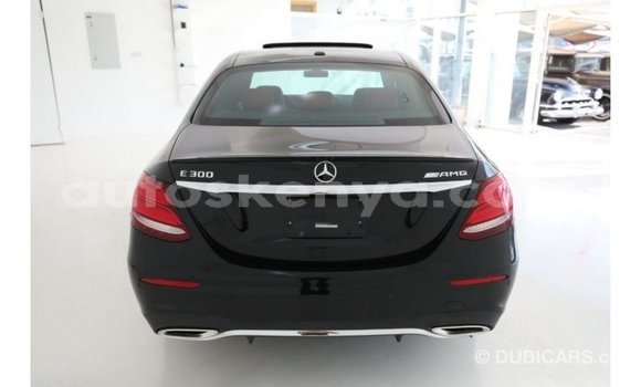 Nunua Imported Mercedes‒Benz 1117 Nyeusi Lori ndani ya Import - Dubai nchini Kati Kenya Nunua Imported Mercedes‒Benz 1117 Nyeusi Lori ndani ya Import - Dubai nchini Kati Kenya