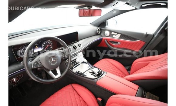 Nunua Imported Mercedes‒Benz 1117 Nyeusi Lori ndani ya Import - Dubai nchini Kati Kenya Nunua Imported Mercedes‒Benz 1117 Nyeusi Lori ndani ya Import - Dubai nchini Kati Kenya