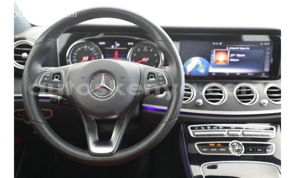 Nunua Imported Mercedes‒Benz 1117 Nyeusi Lori ndani ya Import - Dubai nchini Kati Kenya Nunua Imported Mercedes‒Benz 1117 Nyeusi Lori ndani ya Import - Dubai nchini Kati Kenya