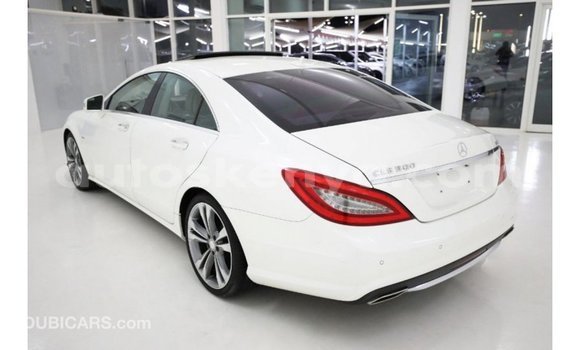 Imported Mercedes‒Benz 1117 White Netiree iti Import - Dubai keessatti Central Kenya keessatti Imported Mercedes‒Benz 1117 White Netiree iti Import - Dubai keessatti Central Kenya keessatti