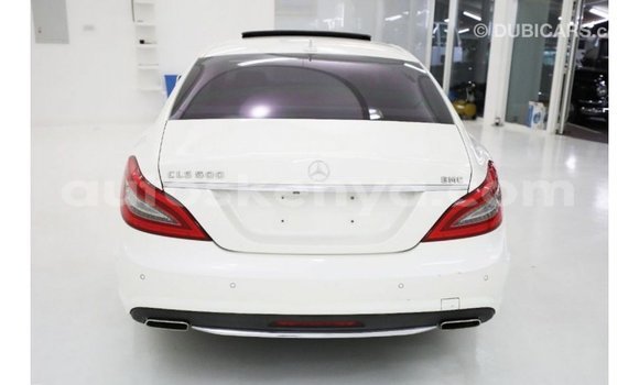 Imported Mercedes‒Benz 1117 White Netiree iti Import - Dubai keessatti Central Kenya keessatti Imported Mercedes‒Benz 1117 White Netiree iti Import - Dubai keessatti Central Kenya keessatti