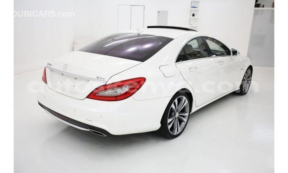 Imported Mercedes‒Benz 1117 White Netiree iti Import - Dubai keessatti Central Kenya keessatti Imported Mercedes‒Benz 1117 White Netiree iti Import - Dubai keessatti Central Kenya keessatti