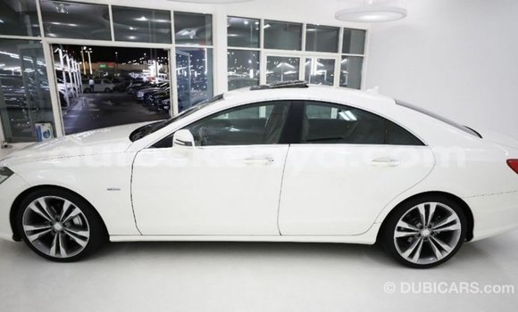 Imported Mercedes‒Benz 1117 White Netiree iti Import - Dubai keessatti Central Kenya keessatti Imported Mercedes‒Benz 1117 White Netiree iti Import - Dubai keessatti Central Kenya keessatti