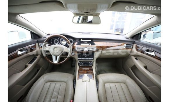 Imported Mercedes‒Benz 1117 White Netiree iti Import - Dubai keessatti Central Kenya keessatti Imported Mercedes‒Benz 1117 White Netiree iti Import - Dubai keessatti Central Kenya keessatti