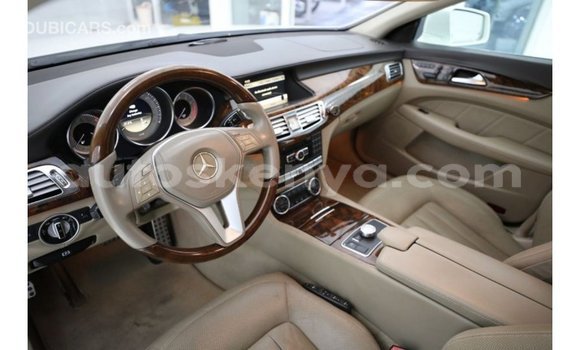 Imported Mercedes‒Benz 1117 White Netiree iti Import - Dubai keessatti Central Kenya keessatti Imported Mercedes‒Benz 1117 White Netiree iti Import - Dubai keessatti Central Kenya keessatti