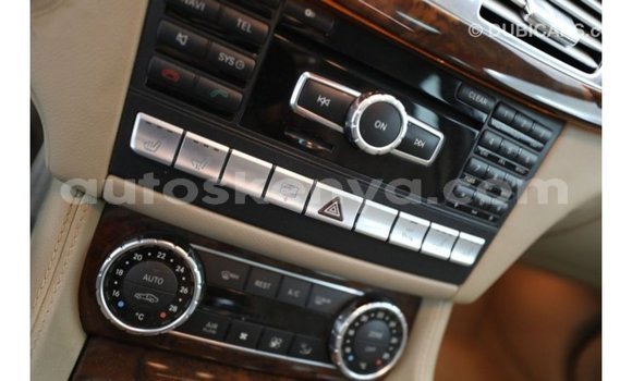 Imported Mercedes‒Benz 1117 White Netiree iti Import - Dubai keessatti Central Kenya keessatti Imported Mercedes‒Benz 1117 White Netiree iti Import - Dubai keessatti Central Kenya keessatti