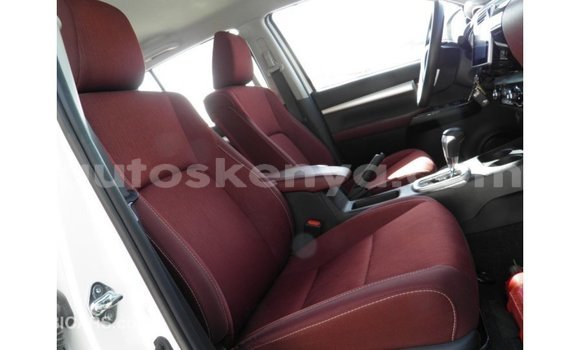 Nunua Imported Toyota Hilux Nyeupe Gari ndani ya Import - Dubai nchini Kati Kenya Nunua Imported Toyota Hilux Nyeupe Gari ndani ya Import - Dubai nchini Kati Kenya
