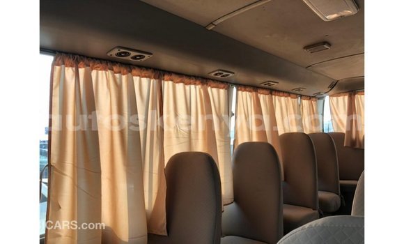 Nunua Imported Toyota Coaster Nyeupe Gari ndani ya Import - Dubai nchini Kati Kenya Nunua Imported Toyota Coaster Nyeupe Gari ndani ya Import - Dubai nchini Kati Kenya