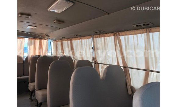 Nunua Imported Toyota Coaster Nyeupe Gari ndani ya Import - Dubai nchini Kati Kenya Nunua Imported Toyota Coaster Nyeupe Gari ndani ya Import - Dubai nchini Kati Kenya