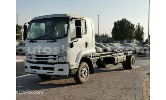 Nunua Imported Isuzu Bighorn Nyeupe Lori ndani ya Import - Dubai nchini Kati Kenya Nunua Imported Isuzu Bighorn Nyeupe Lori ndani ya Import - Dubai nchini Kati Kenya