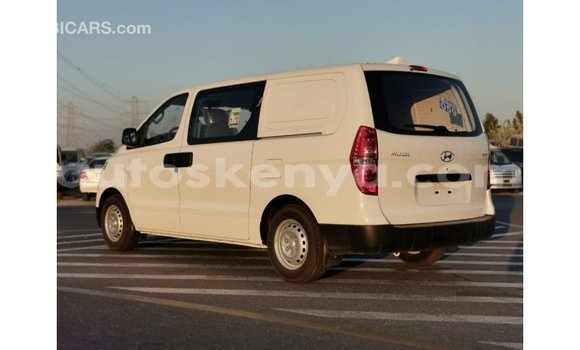 Buy Import Hyundai Chorus White Truck in Import - Dubai in Central Kenya Buy Import Hyundai Chorus White Truck in Import - Dubai in Central Kenya