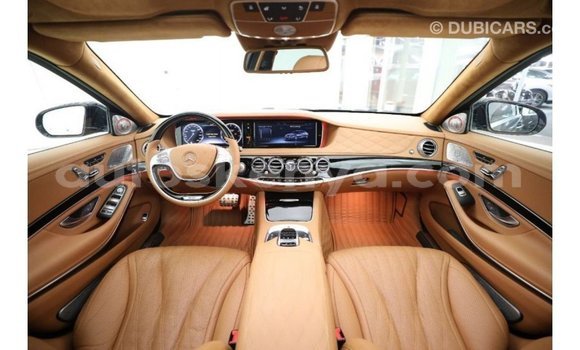 Imported Mercedes‒Benz 600 Black Makiinaa iti Import - Dubai keessatti Central Kenya keessatti Imported Mercedes‒Benz 600 Black Makiinaa iti Import - Dubai keessatti Central Kenya keessatti