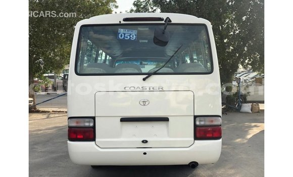 Imported Toyota Coaster White Makiinaa iti Import - Dubai keessatti Central Kenya keessatti Imported Toyota Coaster White Makiinaa iti Import - Dubai keessatti Central Kenya keessatti