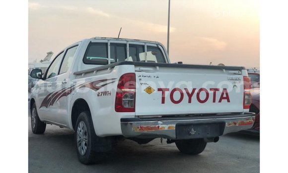 Imported Toyota Hilux White Makiinaa iti Import - Dubai keessatti Central Kenya keessatti Imported Toyota Hilux White Makiinaa iti Import - Dubai keessatti Central Kenya keessatti
