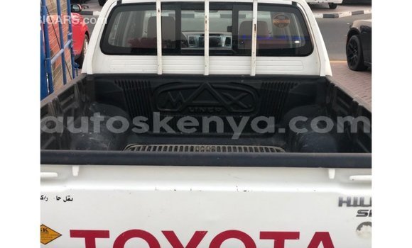 Imported Toyota Hilux White Makiinaa iti Import - Dubai keessatti Central Kenya keessatti Imported Toyota Hilux White Makiinaa iti Import - Dubai keessatti Central Kenya keessatti