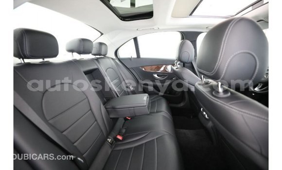 Nunua Imported Mercedes‒Benz 1117 Nyeusi Lori ndani ya Import - Dubai nchini Kati Kenya Nunua Imported Mercedes‒Benz 1117 Nyeusi Lori ndani ya Import - Dubai nchini Kati Kenya