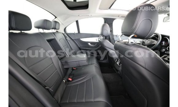 Nunua Imported Mercedes‒Benz 1117 Nyeusi Lori ndani ya Import - Dubai nchini Kati Kenya Nunua Imported Mercedes‒Benz 1117 Nyeusi Lori ndani ya Import - Dubai nchini Kati Kenya