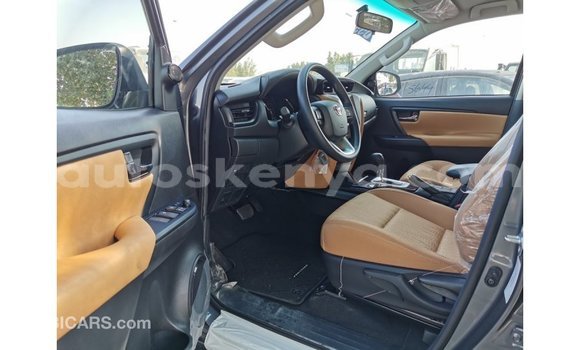 Nunua Imported Toyota Fortuner Nyingine Gari ndani ya Import - Dubai nchini Kati Kenya Nunua Imported Toyota Fortuner Nyingine Gari ndani ya Import - Dubai nchini Kati Kenya
