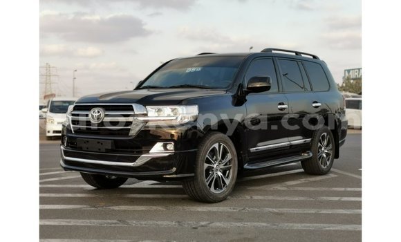 Nunua Imported Toyota Land Cruiser Nyeusi Gari ndani ya Import - Dubai nchini Kati Kenya Nunua Imported Toyota Land Cruiser Nyeusi Gari ndani ya Import - Dubai nchini Kati Kenya