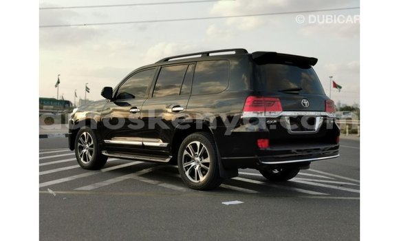 Nunua Imported Toyota Land Cruiser Nyeusi Gari ndani ya Import - Dubai nchini Kati Kenya Nunua Imported Toyota Land Cruiser Nyeusi Gari ndani ya Import - Dubai nchini Kati Kenya