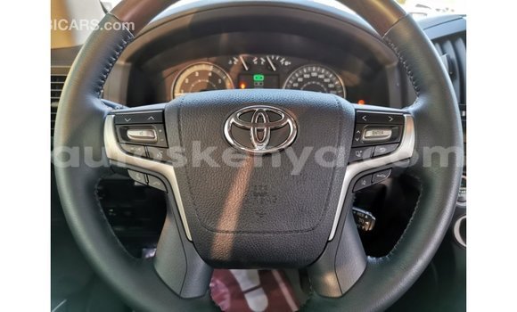 Nunua Imported Toyota Land Cruiser Nyeusi Gari ndani ya Import - Dubai nchini Kati Kenya Nunua Imported Toyota Land Cruiser Nyeusi Gari ndani ya Import - Dubai nchini Kati Kenya