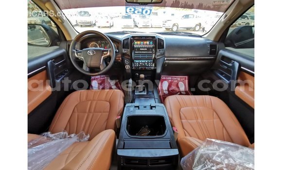 Nunua Imported Toyota Land Cruiser Nyeusi Gari ndani ya Import - Dubai nchini Kati Kenya Nunua Imported Toyota Land Cruiser Nyeusi Gari ndani ya Import - Dubai nchini Kati Kenya