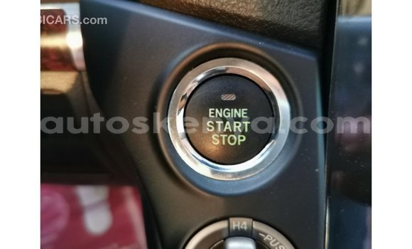 Nunua Imported Toyota Land Cruiser Nyeusi Gari ndani ya Import - Dubai nchini Kati Kenya Nunua Imported Toyota Land Cruiser Nyeusi Gari ndani ya Import - Dubai nchini Kati Kenya