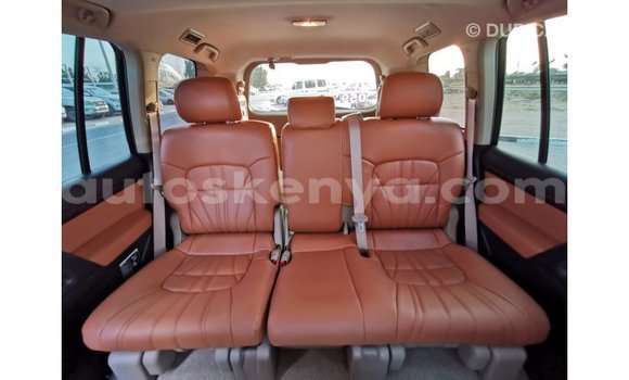 Nunua Imported Toyota Land Cruiser Nyeusi Gari ndani ya Import - Dubai nchini Kati Kenya Nunua Imported Toyota Land Cruiser Nyeusi Gari ndani ya Import - Dubai nchini Kati Kenya