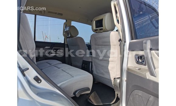 Nunua Imported Mitsubishi Pajero Nyingine Gari ndani ya Import - Dubai nchini Kati Kenya Nunua Imported Mitsubishi Pajero Nyingine Gari ndani ya Import - Dubai nchini Kati Kenya