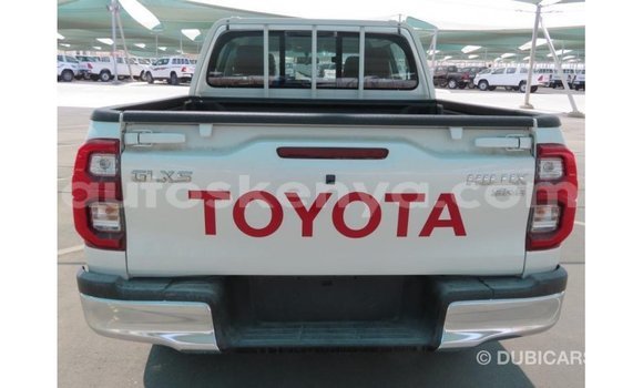 Nunua Imported Toyota Hilux Nyeupe Gari ndani ya Import - Dubai nchini Kati Kenya Nunua Imported Toyota Hilux Nyeupe Gari ndani ya Import - Dubai nchini Kati Kenya