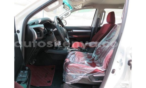 Nunua Imported Toyota Hilux Nyeupe Gari ndani ya Import - Dubai nchini Kati Kenya Nunua Imported Toyota Hilux Nyeupe Gari ndani ya Import - Dubai nchini Kati Kenya
